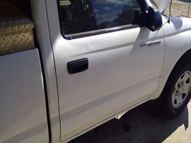 2004 TOYOTA TACOMA, WHITE, SR5 MODEL, STD CAB, 2.4L, AT, 2WD,  Z25173